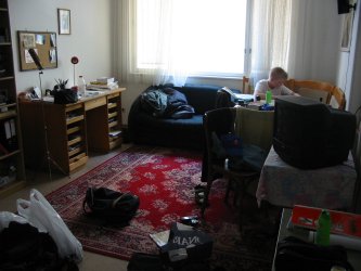 Bahramin huone, johon olemme jo ehtineet levittää tavaramme...