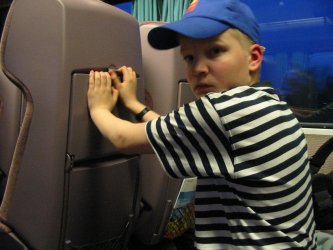 Saksalaisessa yöjunassa menimme istumapaikoilla